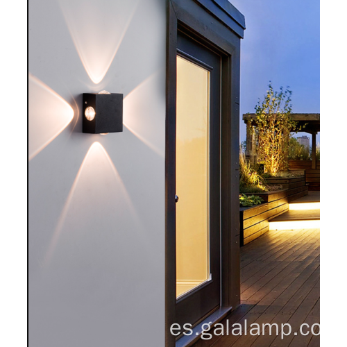 Escaleras, apliques modernos con iluminación LED.